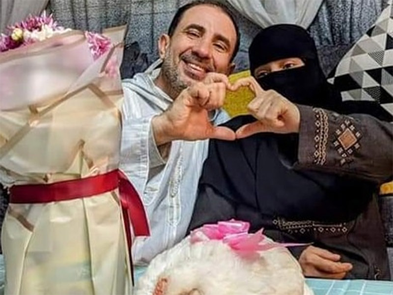 مصري يهدي زوجته "دجاجة وزجاجة زيت قلي" بمناسبة  الفالنتاين